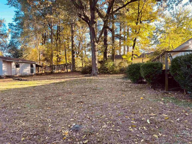 814 N Slemons Street, Monticello, AR 71655