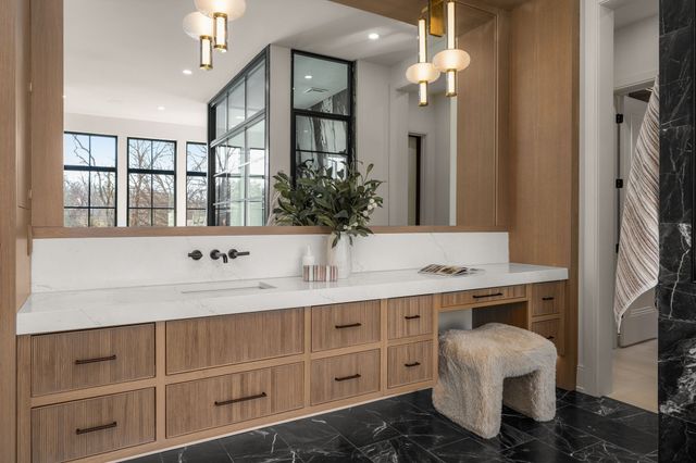 325 Gun Club Rd, Nashville, TN 37205