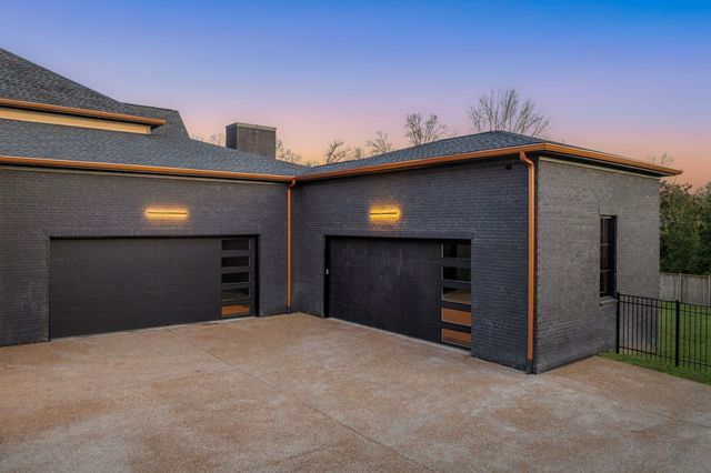 325 Gun Club Rd, Nashville, TN 37205