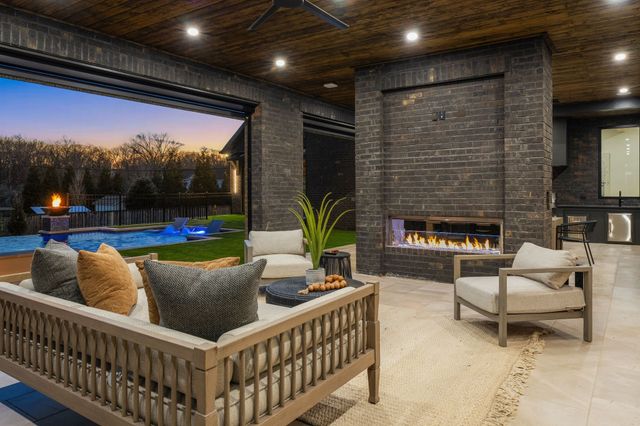 325 Gun Club Rd, Nashville, TN 37205