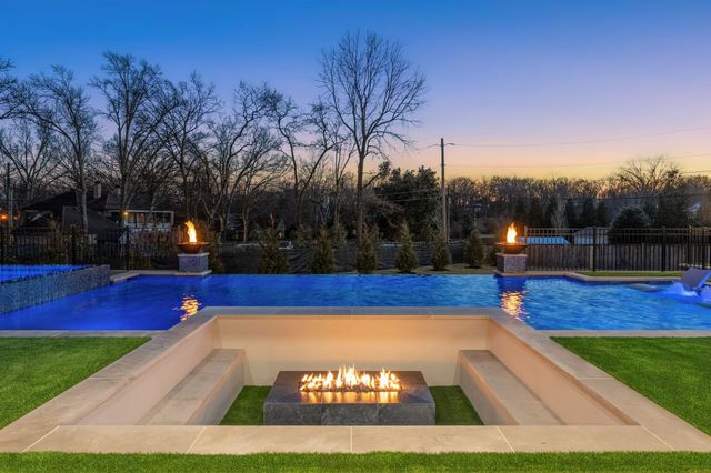 325 Gun Club Rd, Nashville, TN 37205