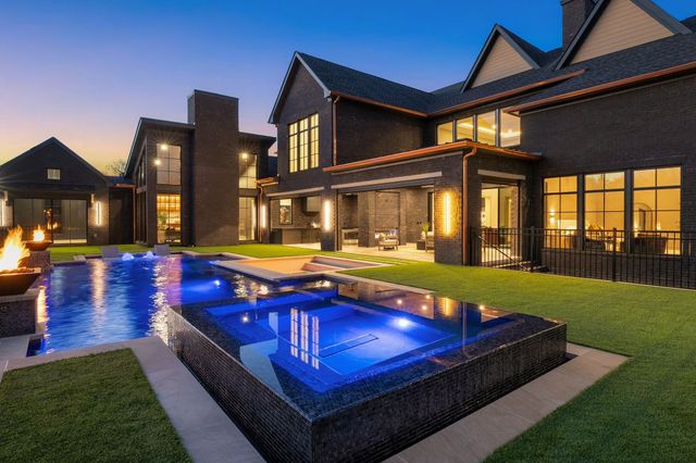 325 Gun Club Rd, Nashville, TN 37205