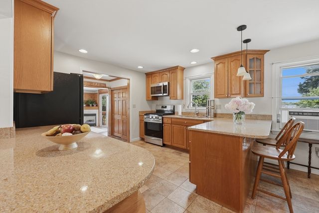 9 Thayer Avenue, Auburn, MA 01501