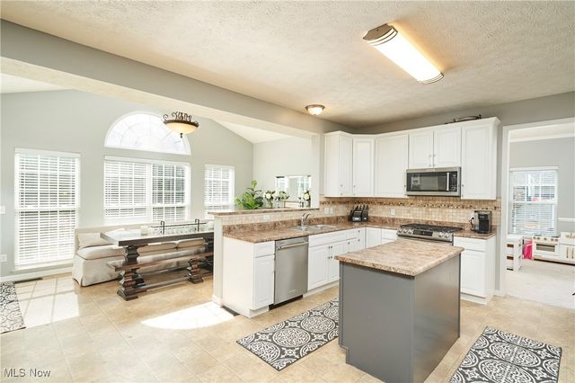 31 Westwick Way, Copley, OH 44321