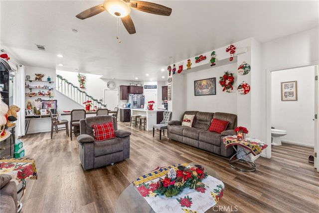 507 Villa Way, Colton, CA 92324