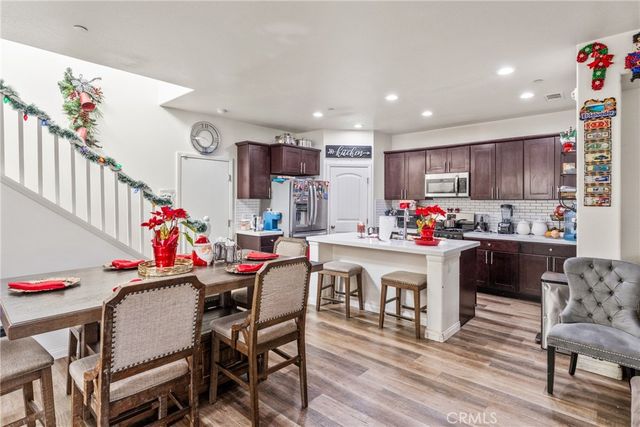 507 Villa Way, Colton, CA 92324
