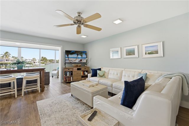 1910 Gulf Shore BLVD N 208, Naples, FL 34102