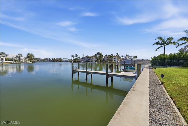 1910 Gulf Shore BLVD N 208, Naples, FL 34102