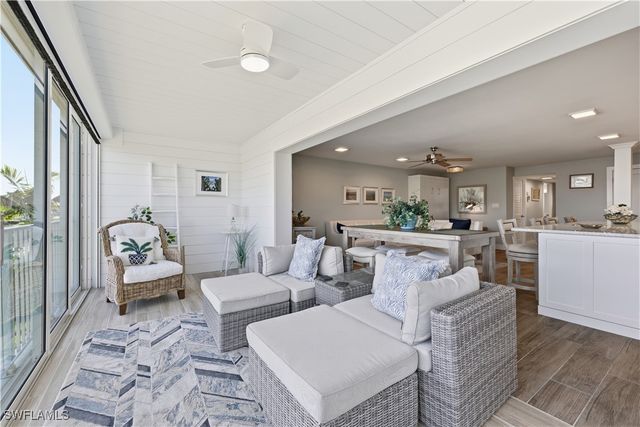 1910 Gulf Shore BLVD N 208, Naples, FL 34102