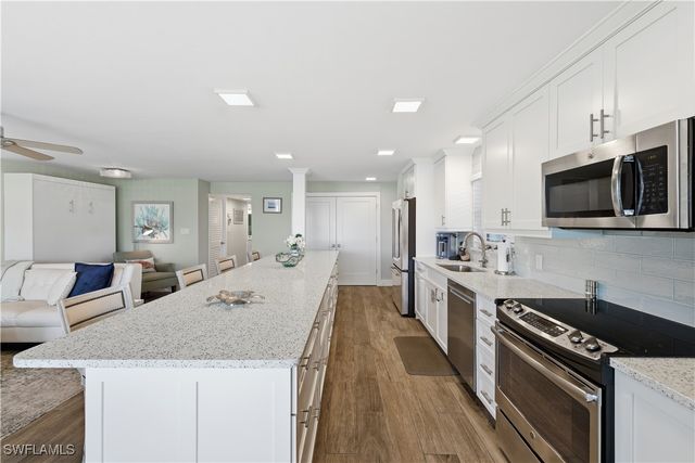 1910 Gulf Shore BLVD N 208, Naples, FL 34102