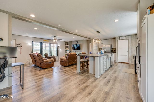 215 Wayland Boulevard, Bulls Gap, TN 37711