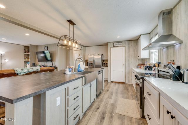 215 Wayland Boulevard, Bulls Gap, TN 37711