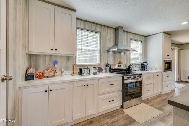 215 Wayland Boulevard, Bulls Gap, TN 37711