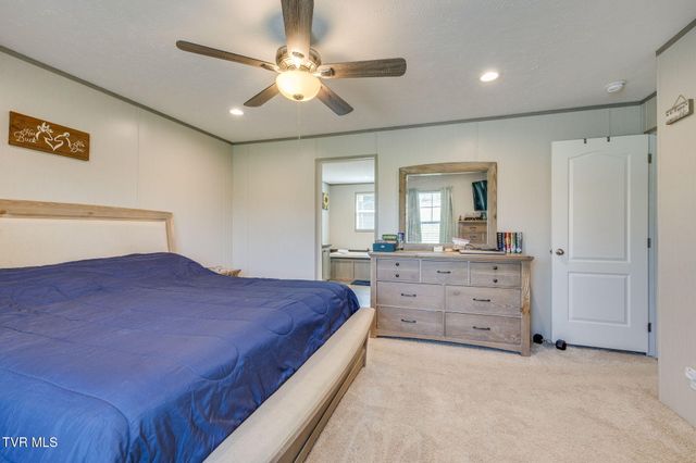 215 Wayland Boulevard, Bulls Gap, TN 37711