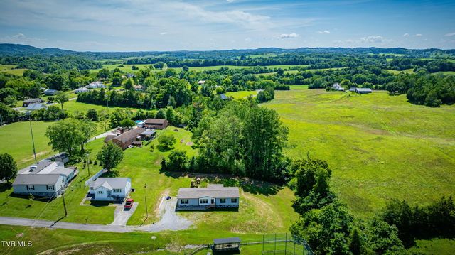 215 Wayland Boulevard, Bulls Gap, TN 37711