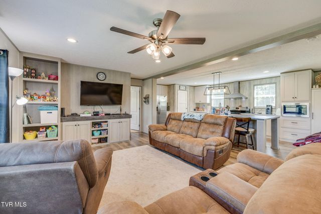 215 Wayland Boulevard, Bulls Gap, TN 37711