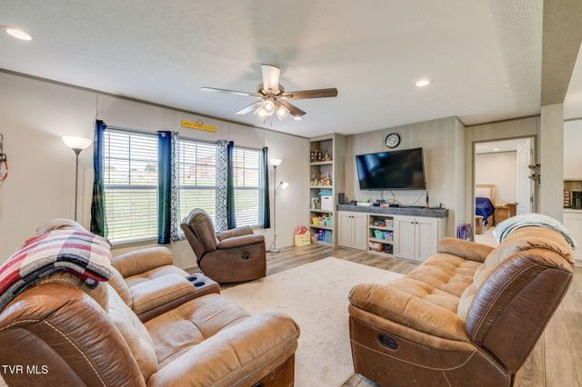 215 Wayland Boulevard, Bulls Gap, TN 37711