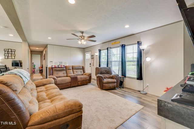 215 Wayland Boulevard, Bulls Gap, TN 37711