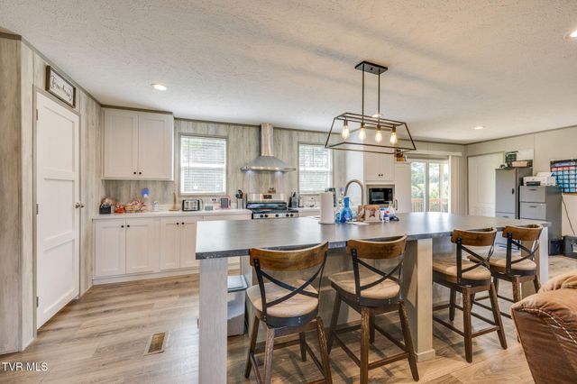 215 Wayland Boulevard, Bulls Gap, TN 37711