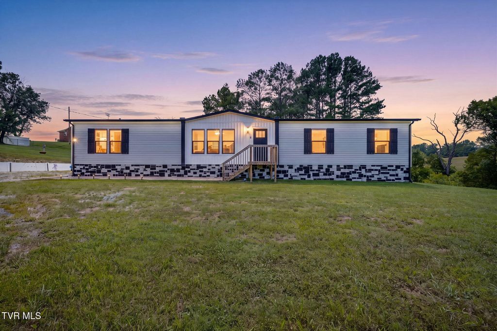 215 Wayland Boulevard, Bulls Gap, TN 37711