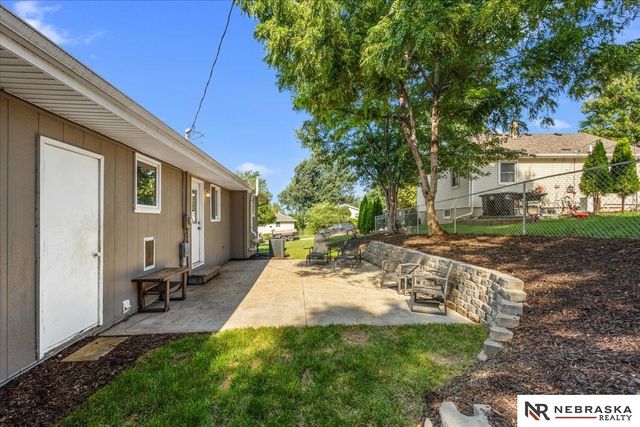 5826 Fay Boulevard, Omaha, NE 68117
