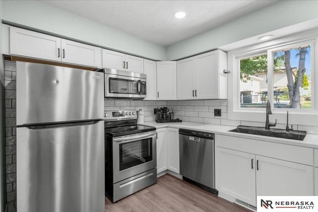 5826 Fay Boulevard, Omaha, NE 68117