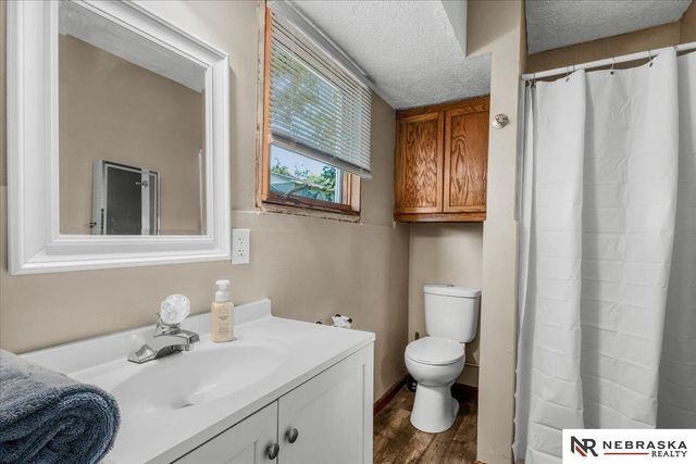 5826 Fay Boulevard, Omaha, NE 68117