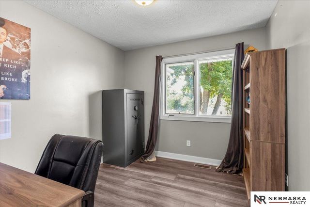 5826 Fay Boulevard, Omaha, NE 68117