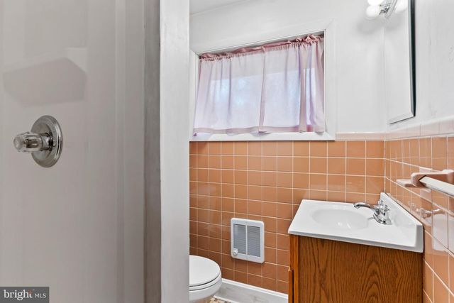 5380 WILSHIRE RD, Harrisburg, PA 17112