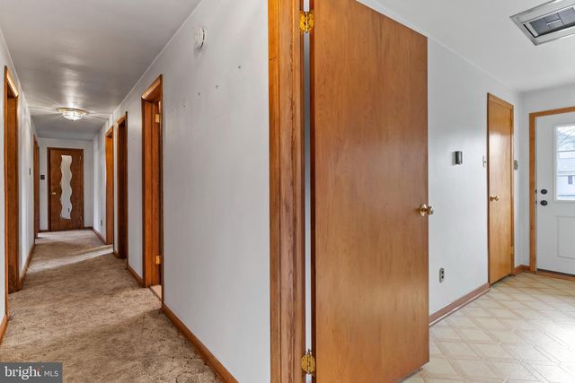 5380 WILSHIRE RD, Harrisburg, PA 17112