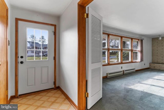 5380 WILSHIRE RD, Harrisburg, PA 17112