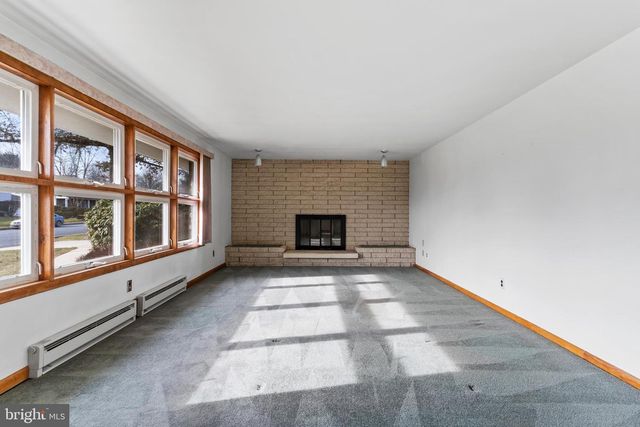 5380 WILSHIRE RD, Harrisburg, PA 17112