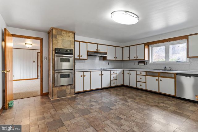 5380 WILSHIRE RD, Harrisburg, PA 17112