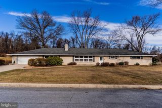 5380 WILSHIRE RD, Harrisburg, PA 17112