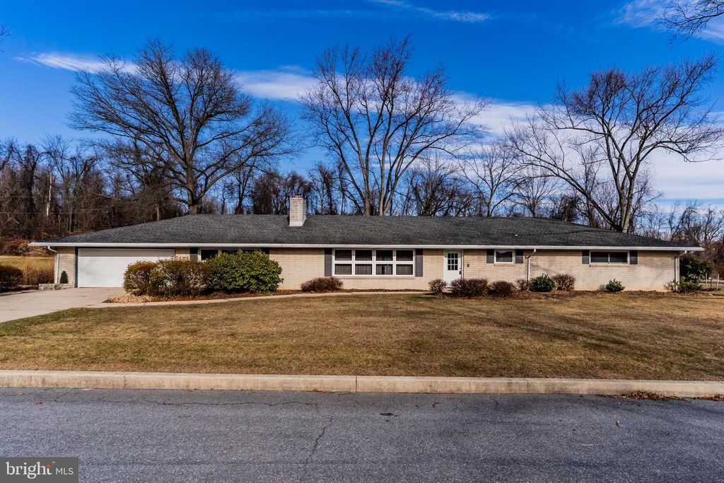 5380 WILSHIRE RD, Harrisburg, PA 17112