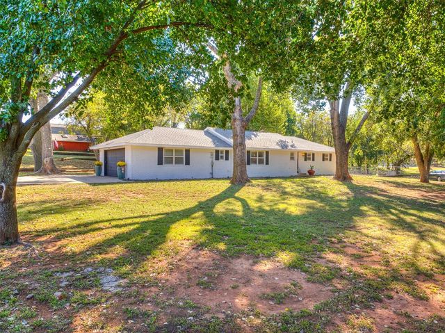 12724 S Coltrane Road, Edmond, OK 73034