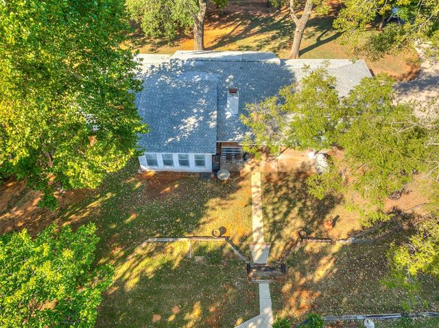 12724 S Coltrane Road, Edmond, OK 73034