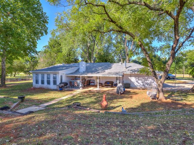 12724 S Coltrane Road, Edmond, OK 73034