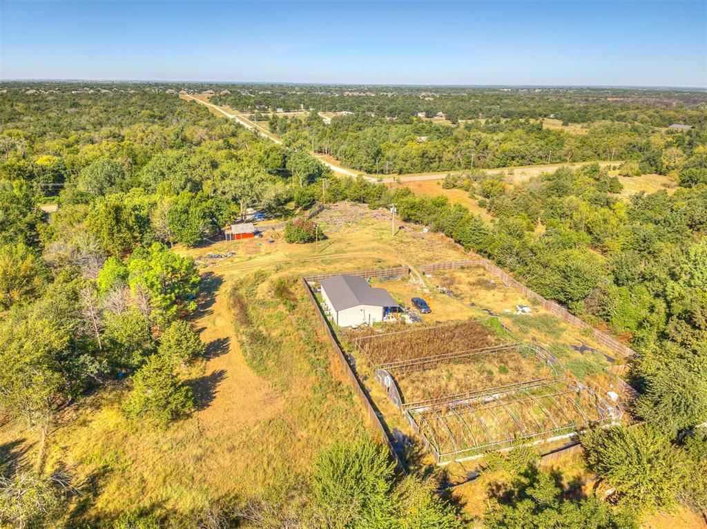 Image 19 of property listing at 12724 S Coltrane Road, Edmond, OK 73034