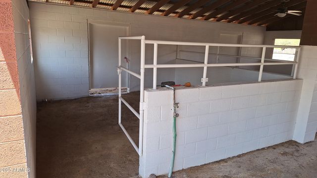 45427 N 14th Street, New River, AZ 85087