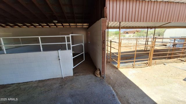 45427 N 14th Street, New River, AZ 85087