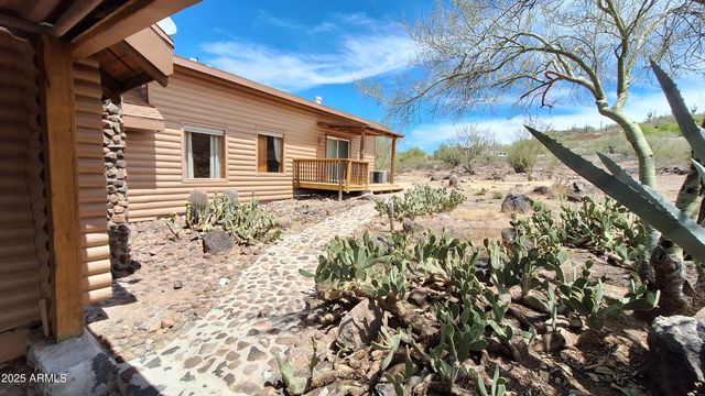 45427 N 14th Street, New River, AZ 85087