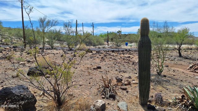 45427 N 14th Street, New River, AZ 85087