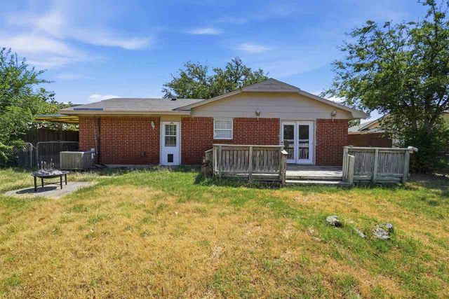3004 NE Pioneer Blvd, Lawton, OK 73507