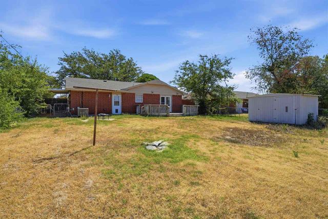 3004 NE Pioneer Blvd, Lawton, OK 73507