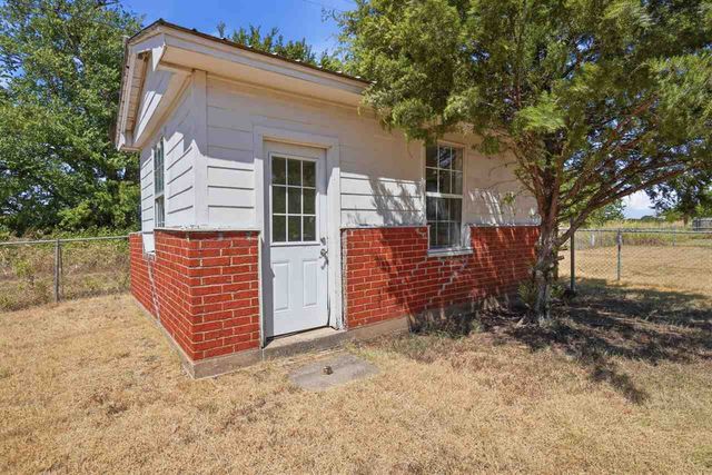 3004 NE Pioneer Blvd, Lawton, OK 73507