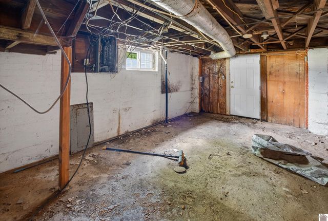 200 W 12th Street, Benton, KY 42025