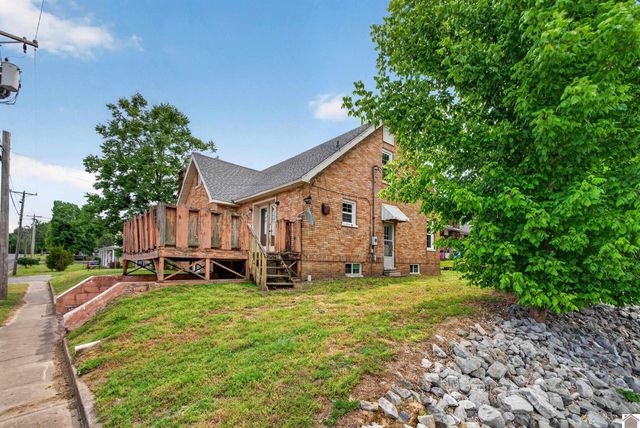 200 W 12th Street, Benton, KY 42025