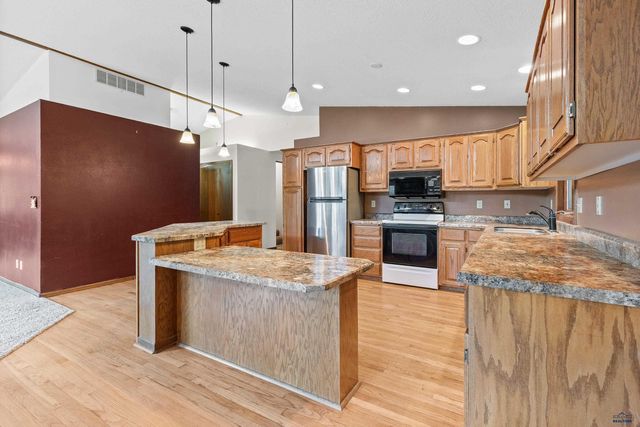 13741 CHIPMUNK PL, Rapid City, SD 57702