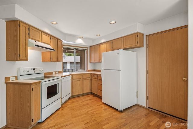 3636 255th Lane SE #45, Sammamish, WA 98029